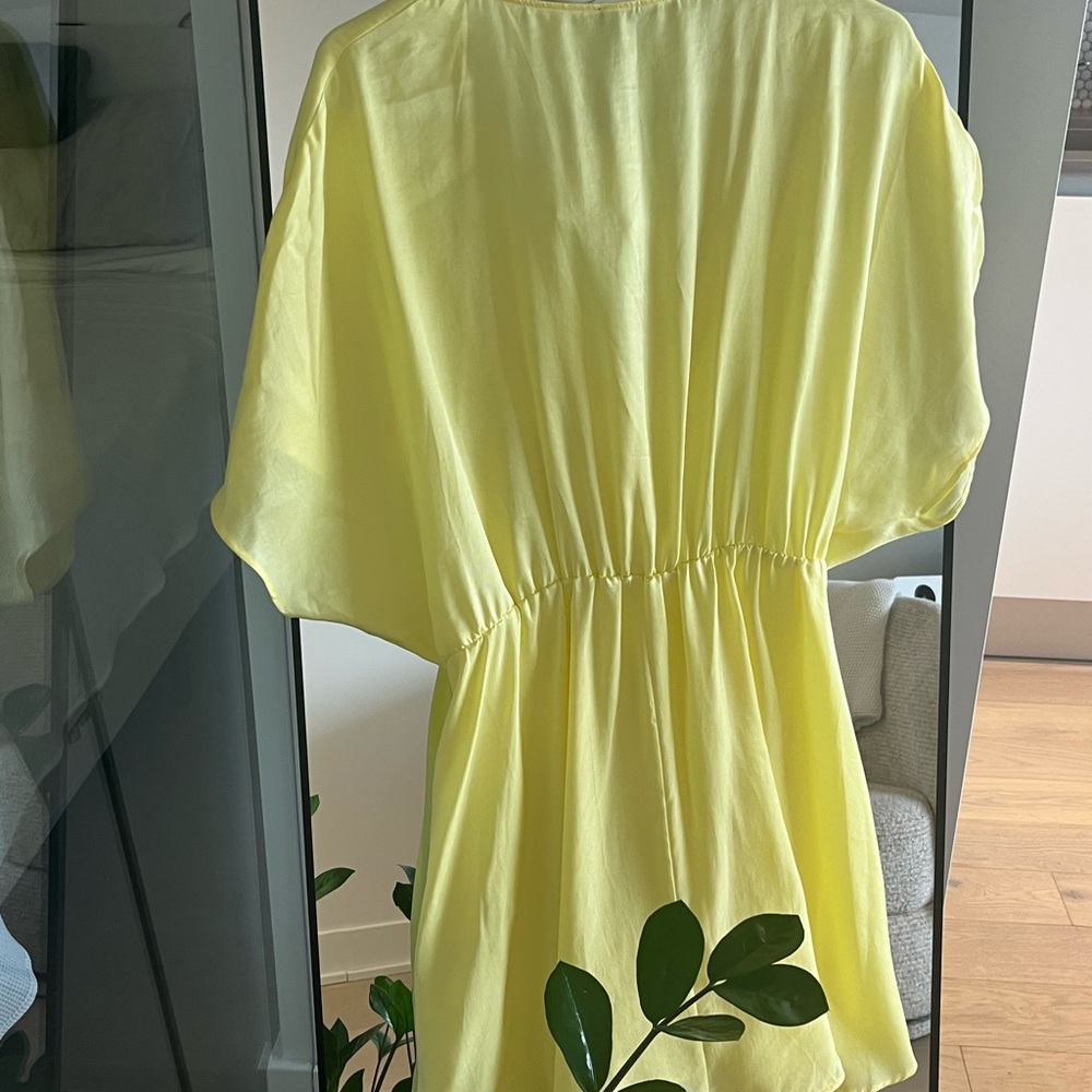 Elegant Yellow Dress - Picture 2 of 2